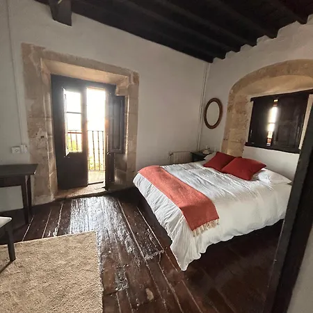 Habitacion En Casa Con Encanto Del Siglo Xviii, Casa Grande Don Pedro * Cóbreces